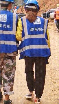 搞笑gif开心一刻,搞笑gif段子妹子你太皮了