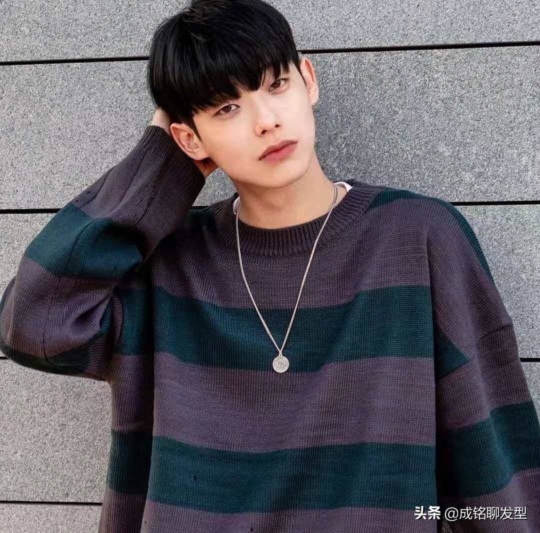 头发硬的男生适合什么发型帅气,头发多硬粗男生适合什么发型