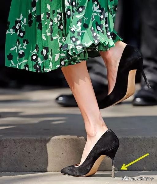 糗大了:Bra透出,衣服穿反,皇室成员们也会穿错衣