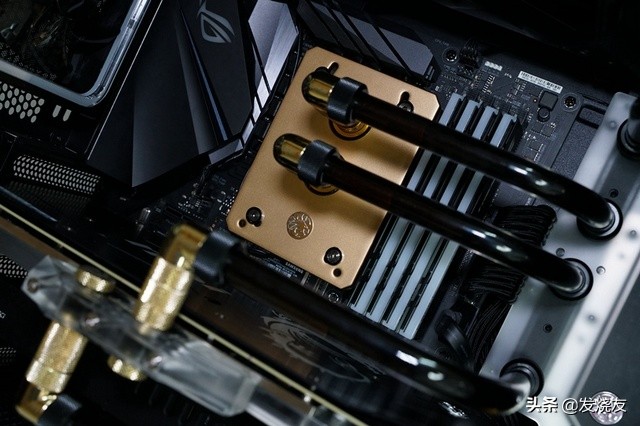 沉默是金~NZXTH700黑金电脑水冷装机秀