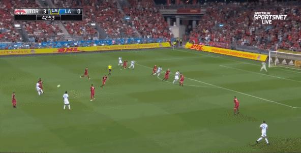 世界杯史上最年轻的进球球员是谁,36岁的布冯