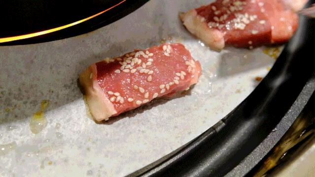 东莞首家火锅+烤肉一体涮就在万江家汇城，几百人排队等着吃