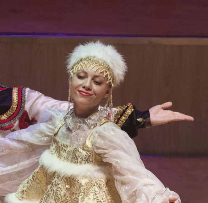 中国的俄罗斯族，如何看待俄罗斯的？俄罗斯族美女给我们解答疑惑