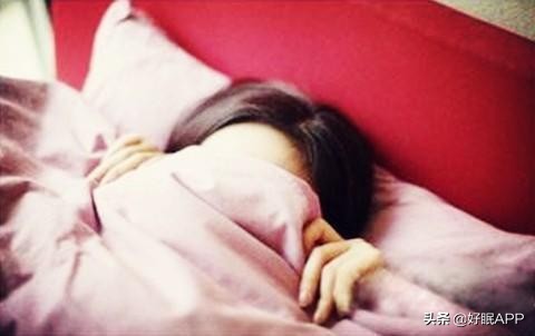 如果身边有蒙着头睡觉的人，赶紧告诉人家这些危险