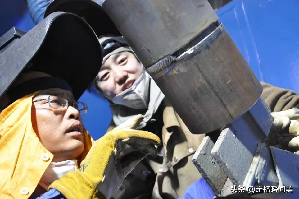 靠手艺吃饭真好,焊工靠技术吃饭