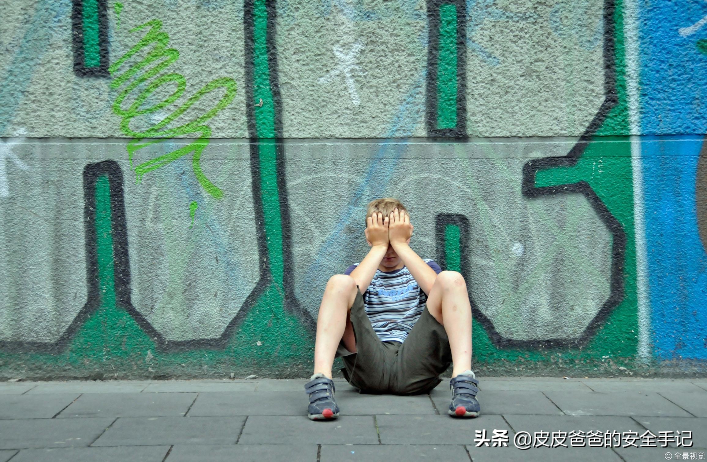 面对“倚老卖老”式冲突，易受刺激的青春期男孩如何快速止暴