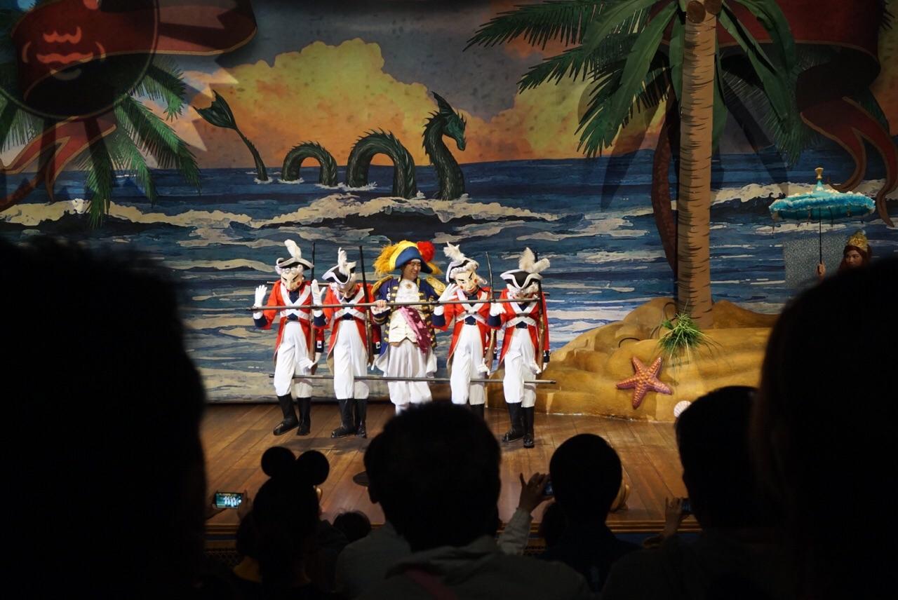 玩转上海迪士尼要多少钱,上海迪士尼乐园排队