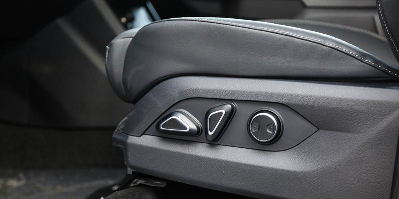 江铃域虎9手动四驱尊享皮卡试驾,2022款江铃域虎9柴油自动四驱版