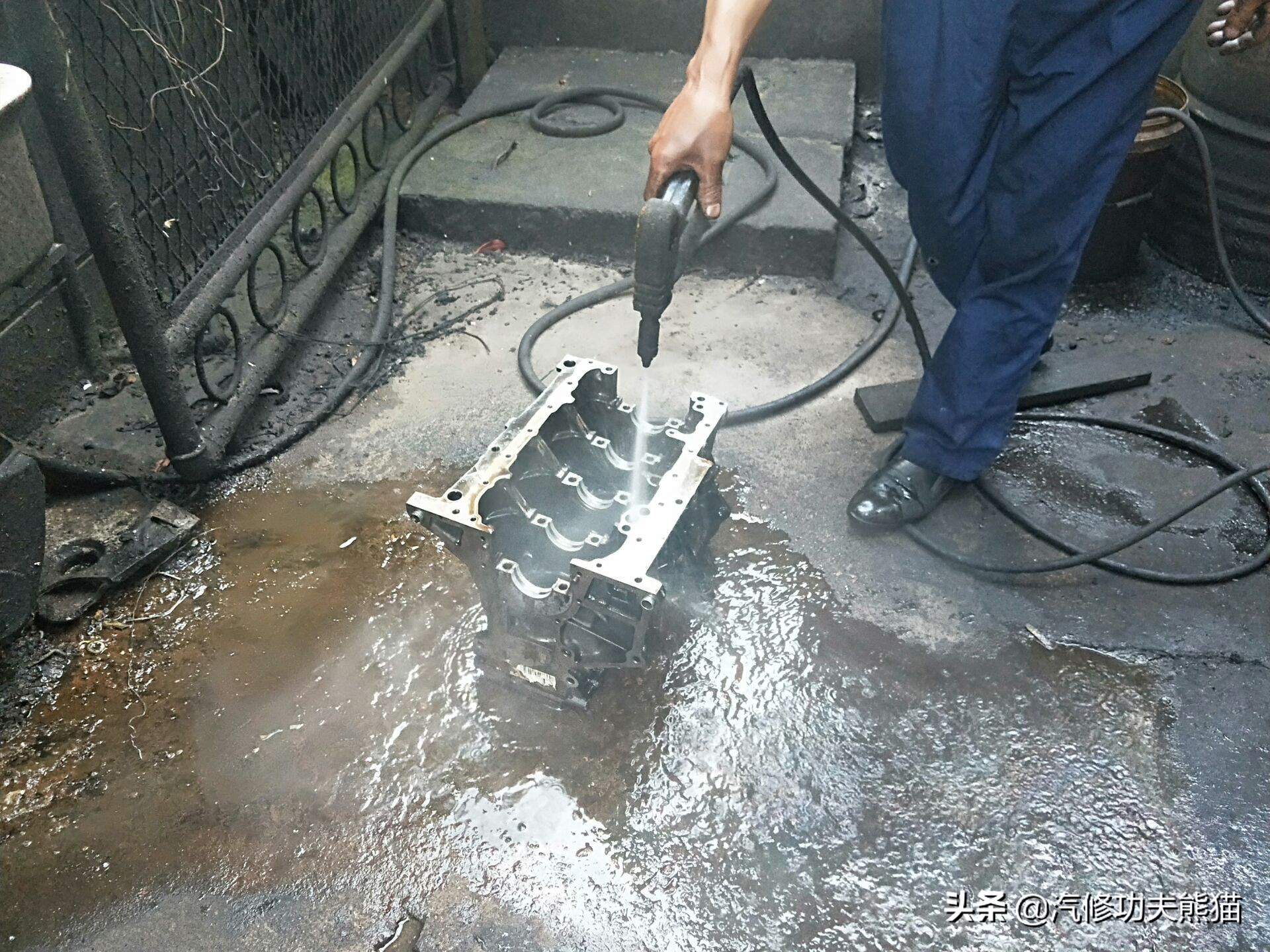 奥迪a61.8发动机大修费用,老款奥迪a6六缸发动机大修全过程