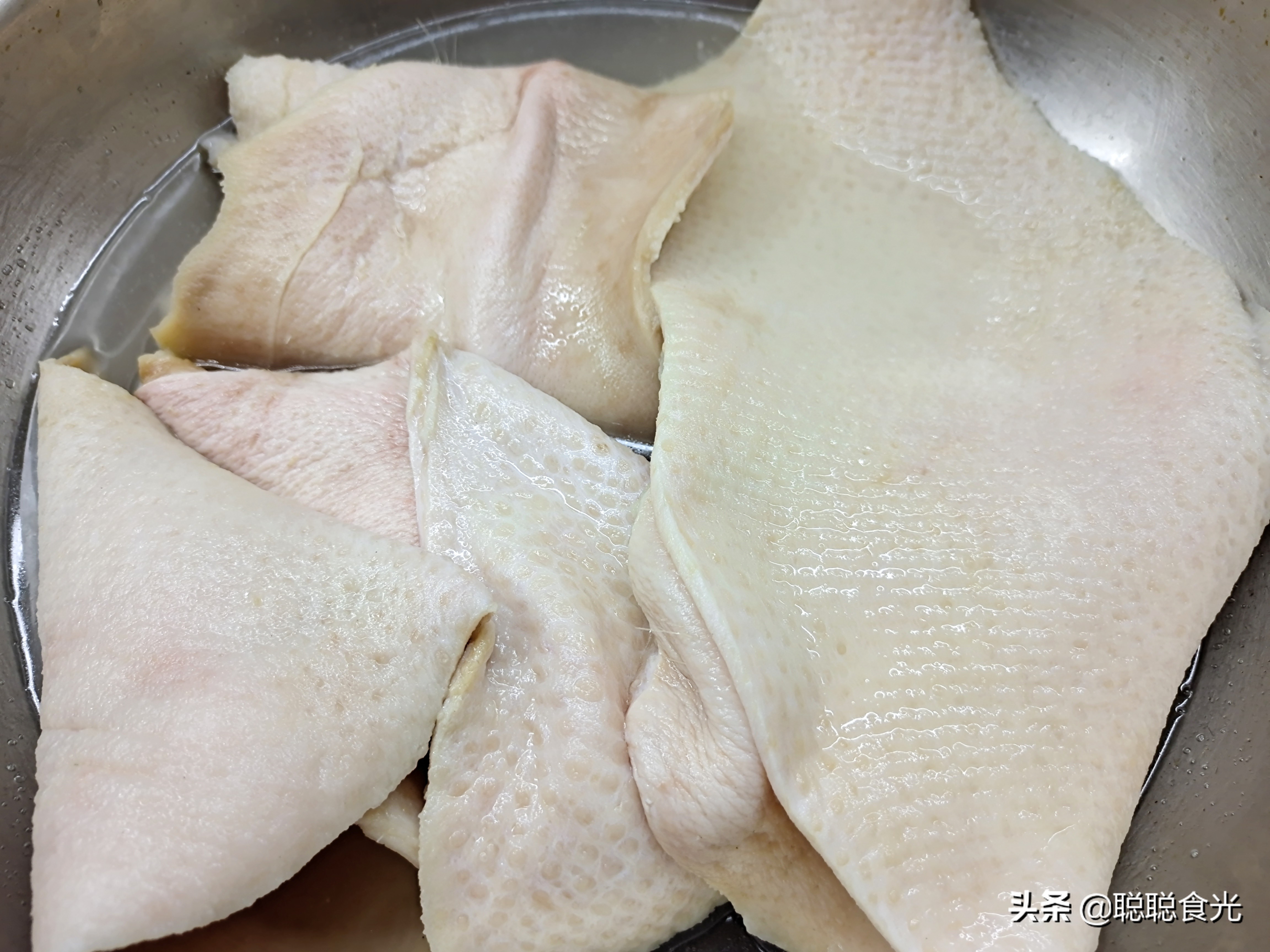 皮冻怎样才能熬制透亮,熬皮冻怎么让肉皮不沉底