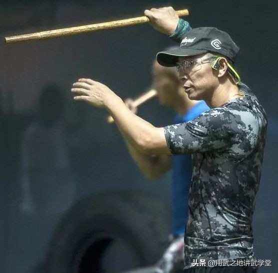 街头实战防身中最常见还凶狠的*器武**!普通人用起来也非常犀利