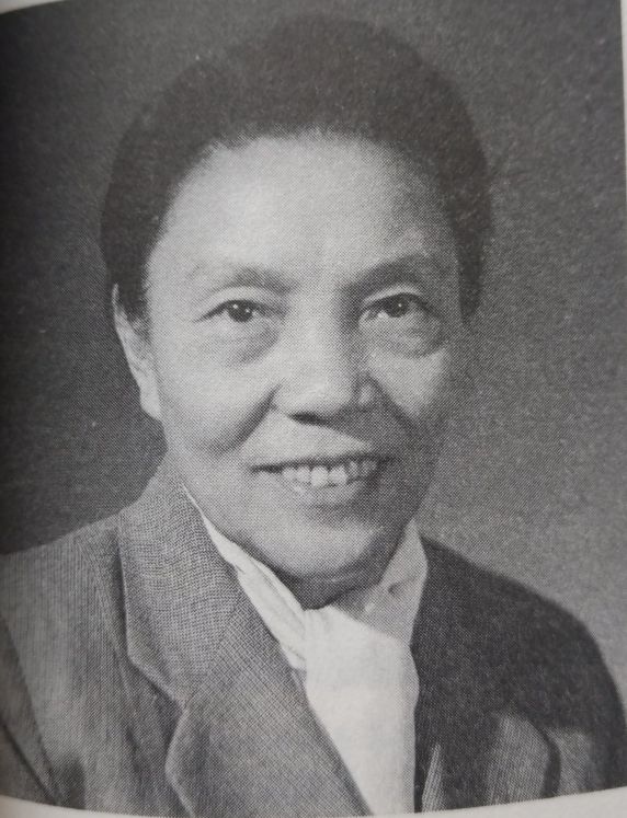 浅谈55年授衔时未任＂四副二高＂职务的行政三级人员任职与工资