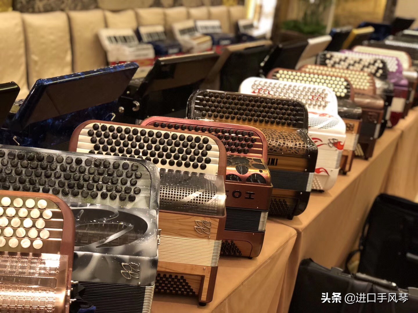 倾听回望，至我们共同走过的2019！北京进口手风琴与您携手同行！