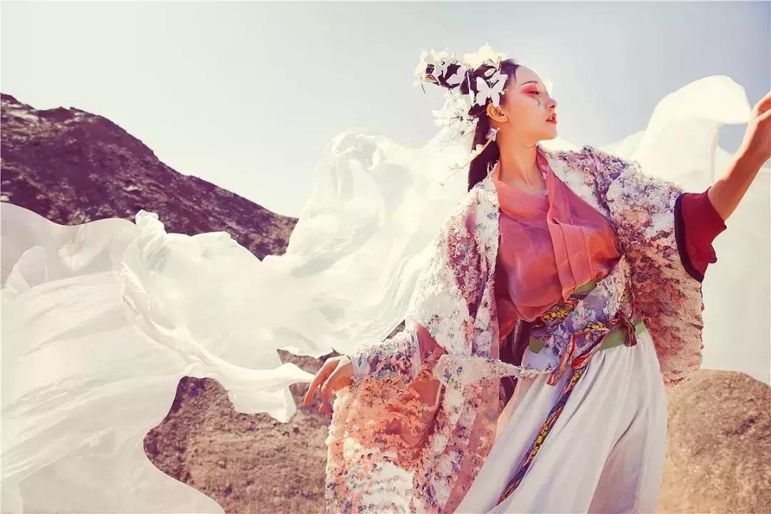 90后女孩拍稀有动物,90后女孩拍视频200万