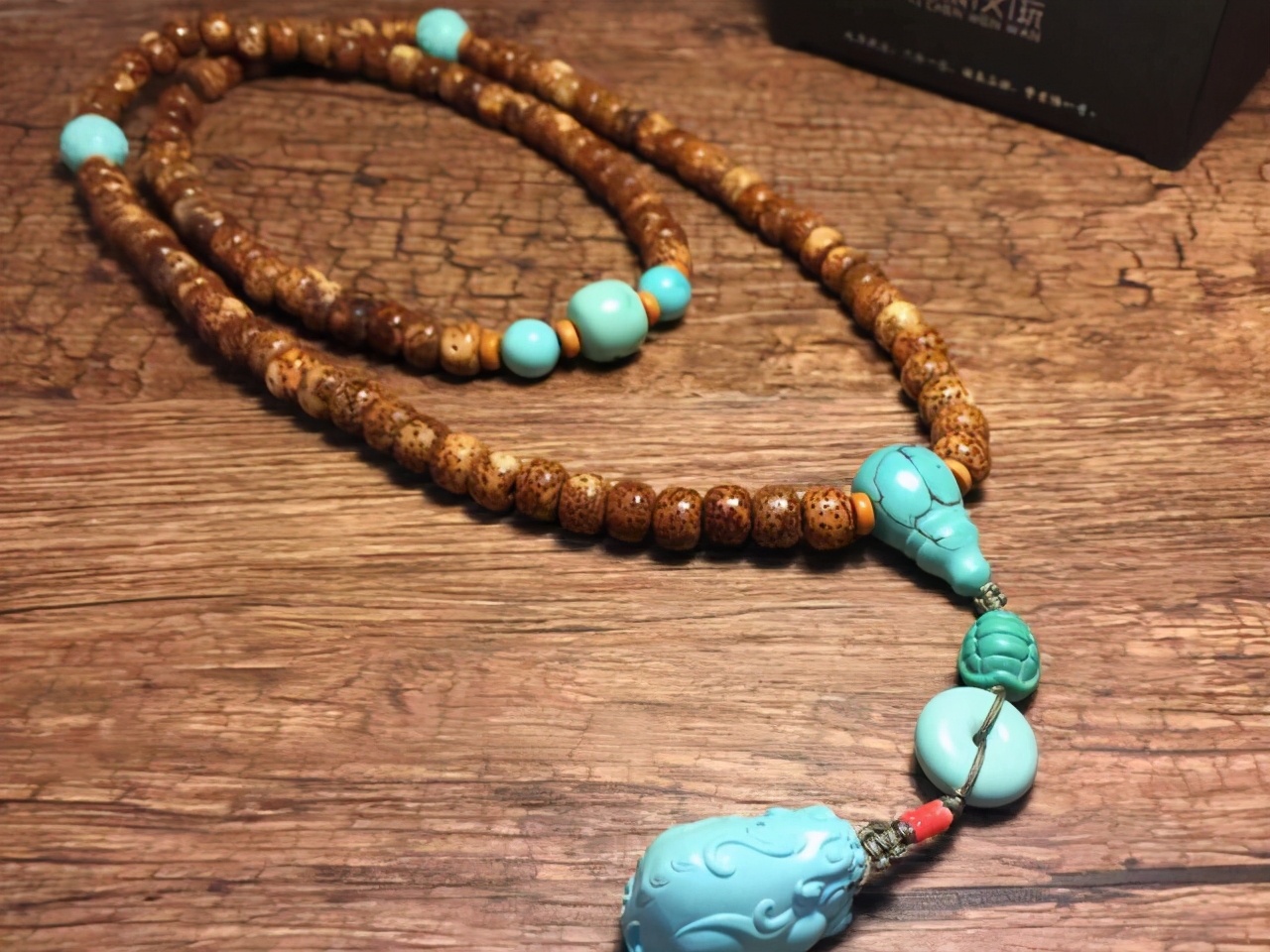 玩手串就是盘？你错了，搭配学不好，手串low到老