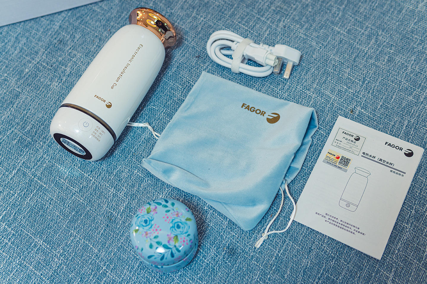 法格和大宇多功能料理锅哪个好,大宇烧水壶便携恒温壶测评