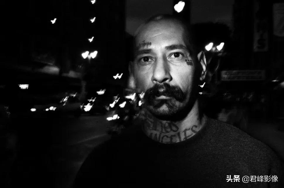 35mm和50mm哪个拍人像好,35mm拍人像广角