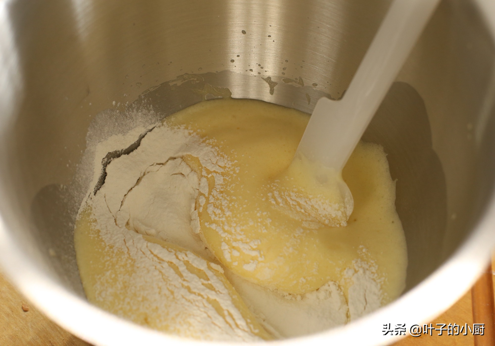 蛋糕怎么做不塌陷不开裂,想吃蛋糕教你懒人版做法软糯10倍