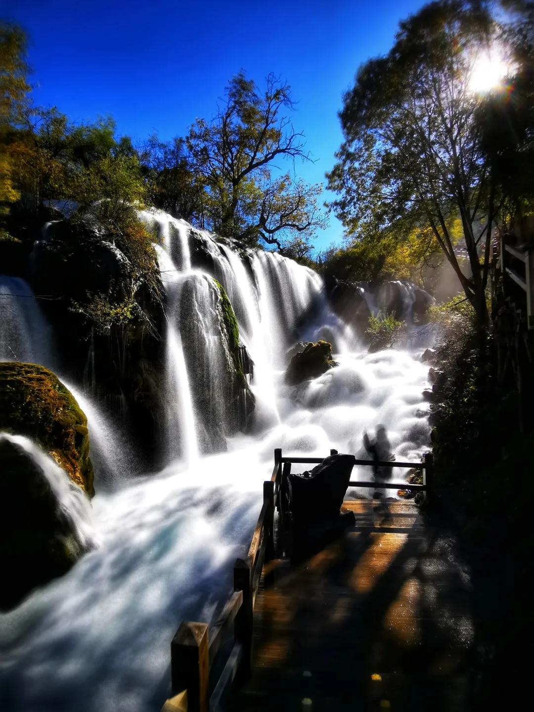 九寨更迷人,神奇的九寨景色迷人惹人醉
