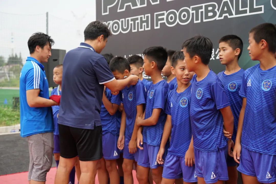幸运星勇夺“攀翼群英荟•青少年足球挑战赛”3组别冠军