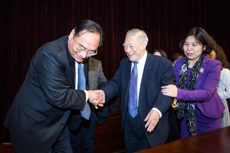 张效房：如何在生活中接受母校教育