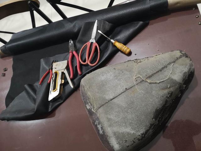 本田摩托车幼兽70c,改装老款铃木摩托