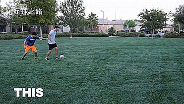 如何正确地进行1v1背身防守