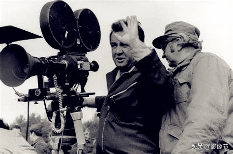 《瓦尔特保卫萨拉热窝》导演拒绝救援，最终死于萨拉热窝围困