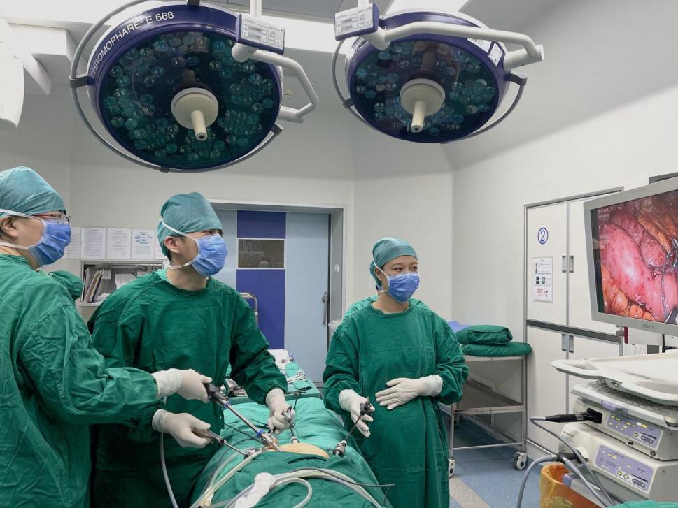 枣核致肠穿孔,腹腔镜胃穿孔手术