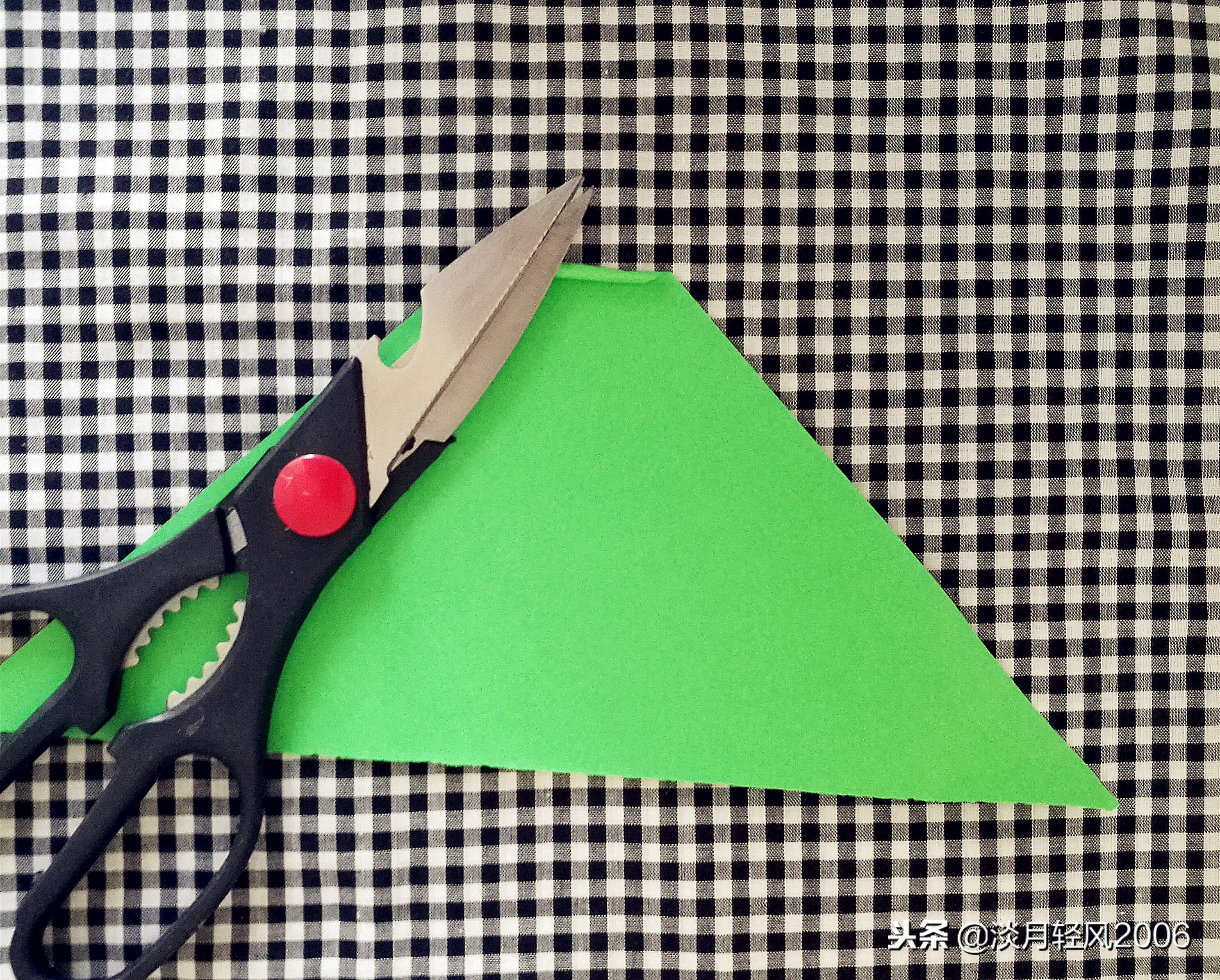 手工百合花制作幼儿园,百合花幼儿手工