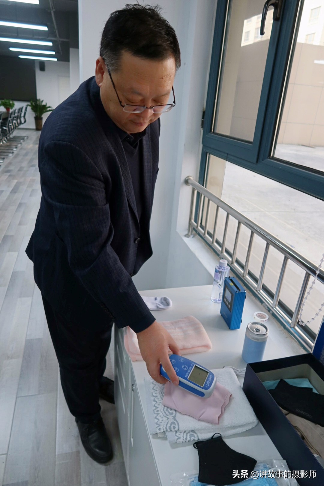 电炉明火炒菜，*裤内**点亮灯泡，魔术还是高科技？