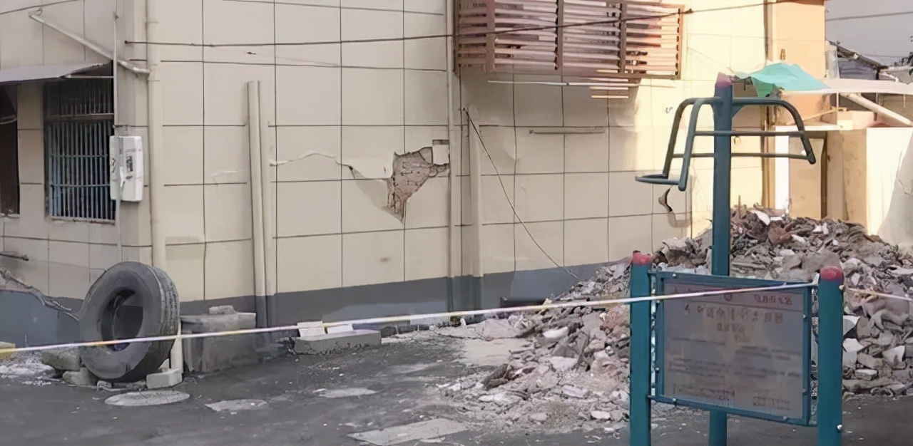 房子砸承重墙属于谁管,房子装修敲掉承重墙怎么处罚