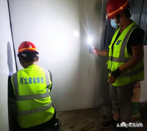 让党旗在企业高高飘扬,让中国革命旗帜高高飘扬