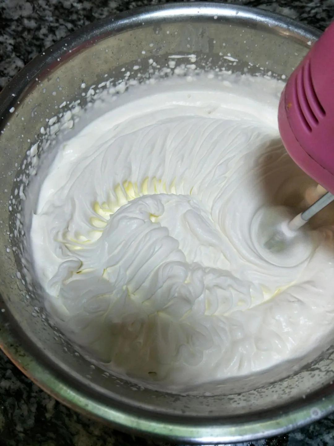 没有淡奶油奶酪怎么做奶油,牛奶黄油淡奶油奶酪