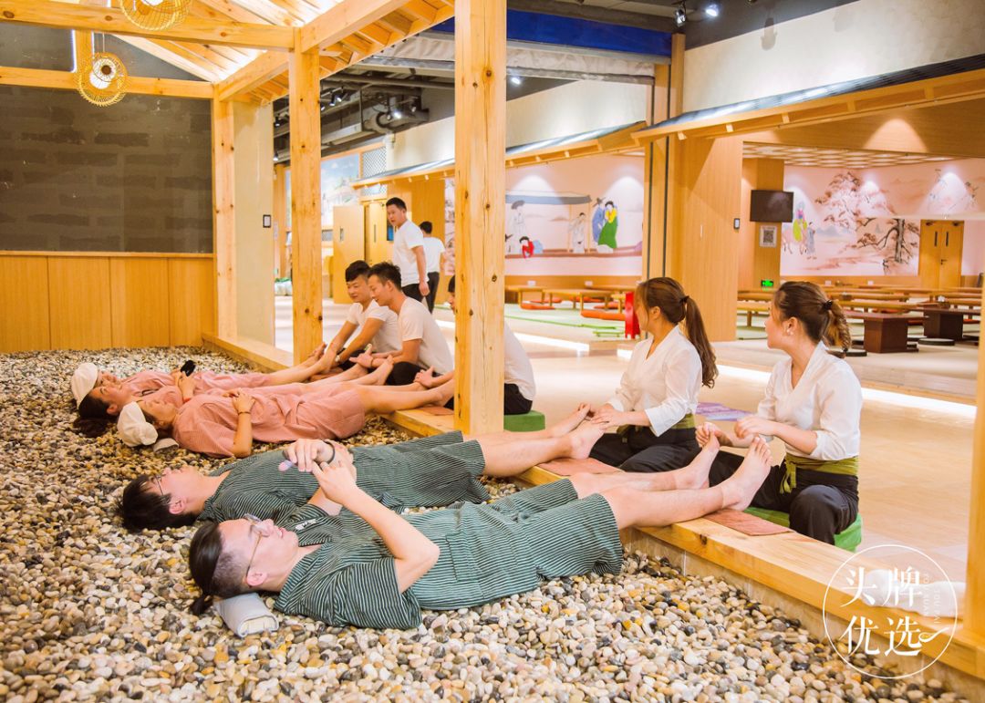 儿童汗蒸温泉儿童乐园,汗蒸大厅加儿童乐园图片