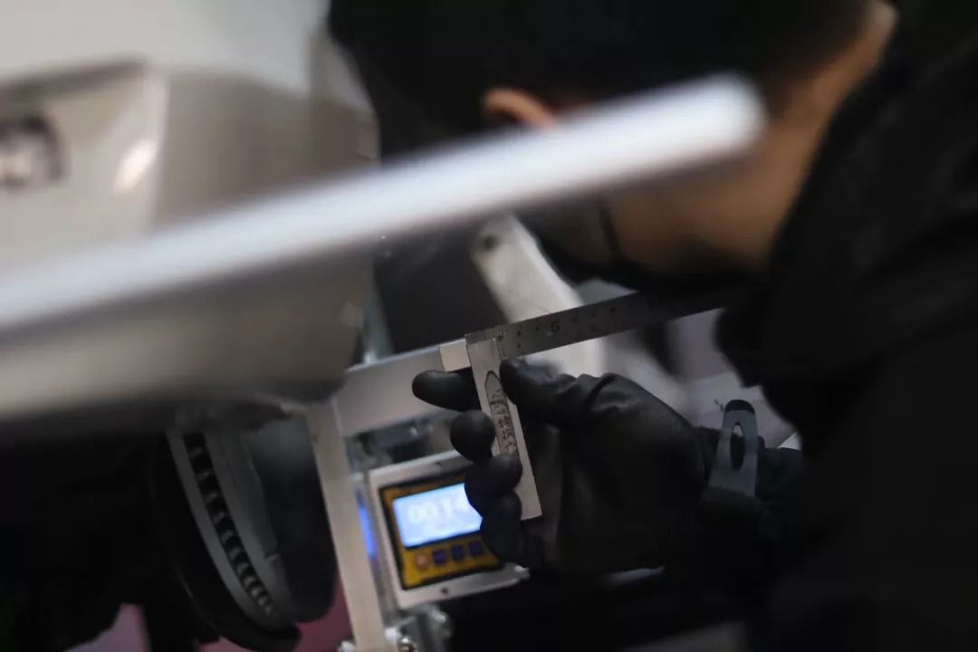 怪兽修车:翻新“残损不堪”的二手霸道LC150,满血复活变新车