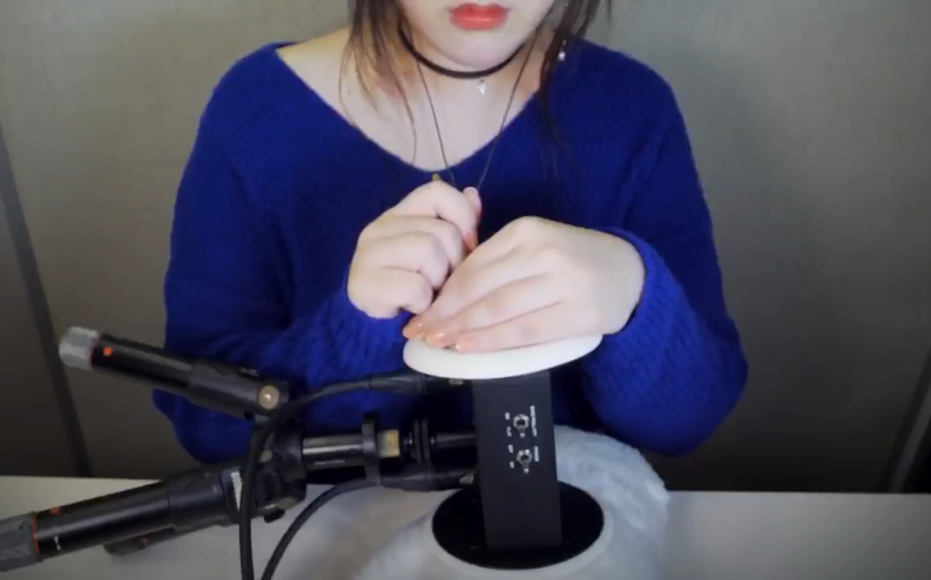 “只要给钱都能聊”，月入上万的网络哄睡师，年轻男性是消费主力