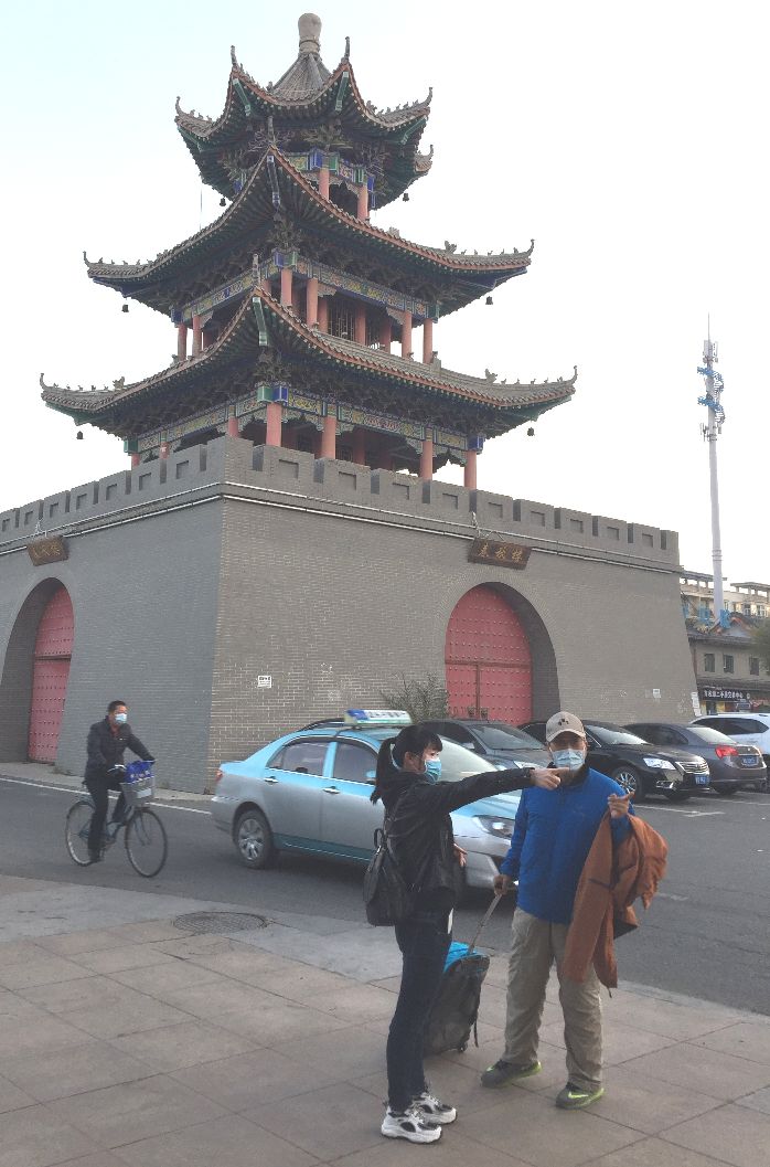 【跋涉边境亲吻祖国】58、奇台：红花似火的边境县…