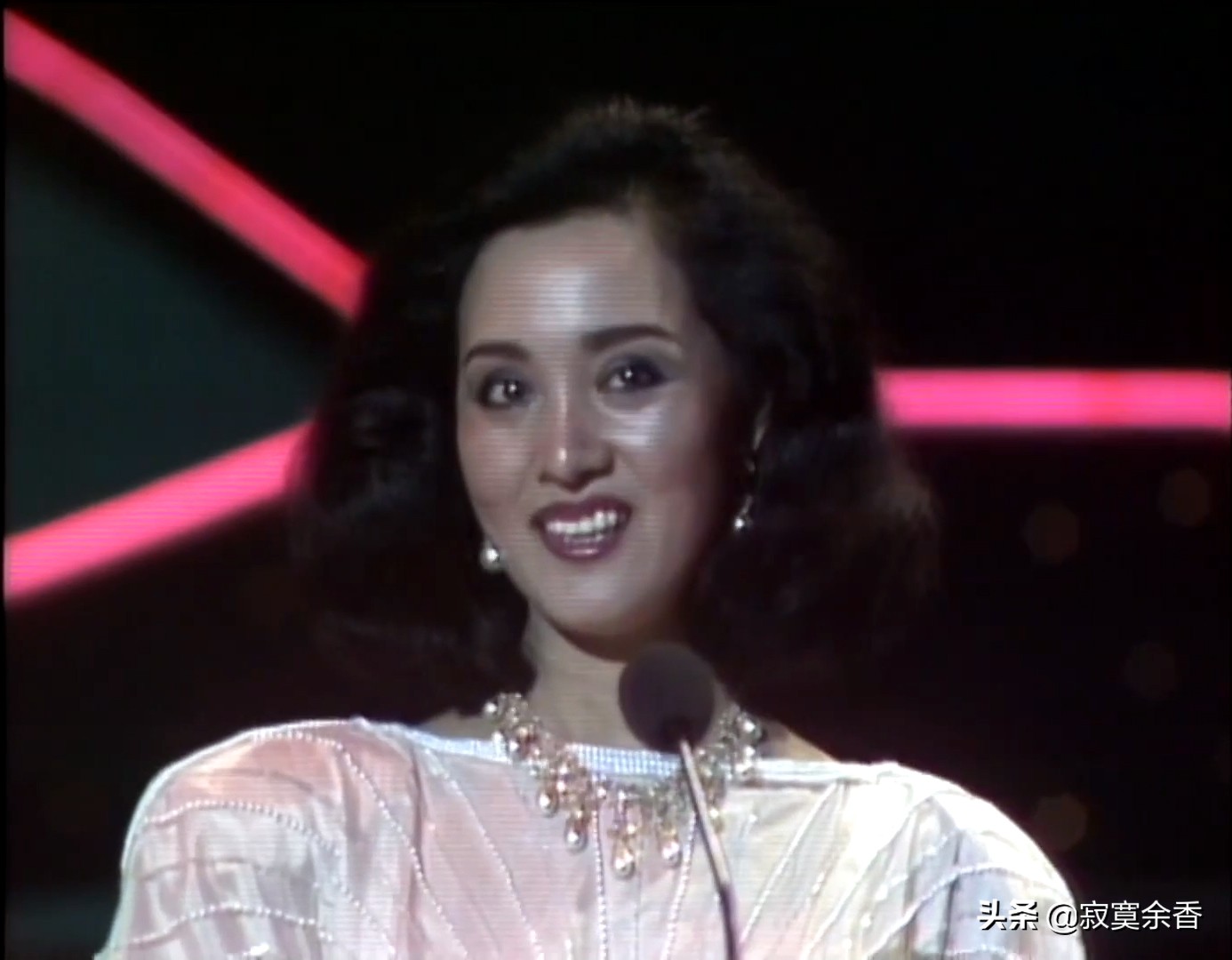 锁定85年群星劲歌荟萃，年轻时代的他们太惊艳太出彩了