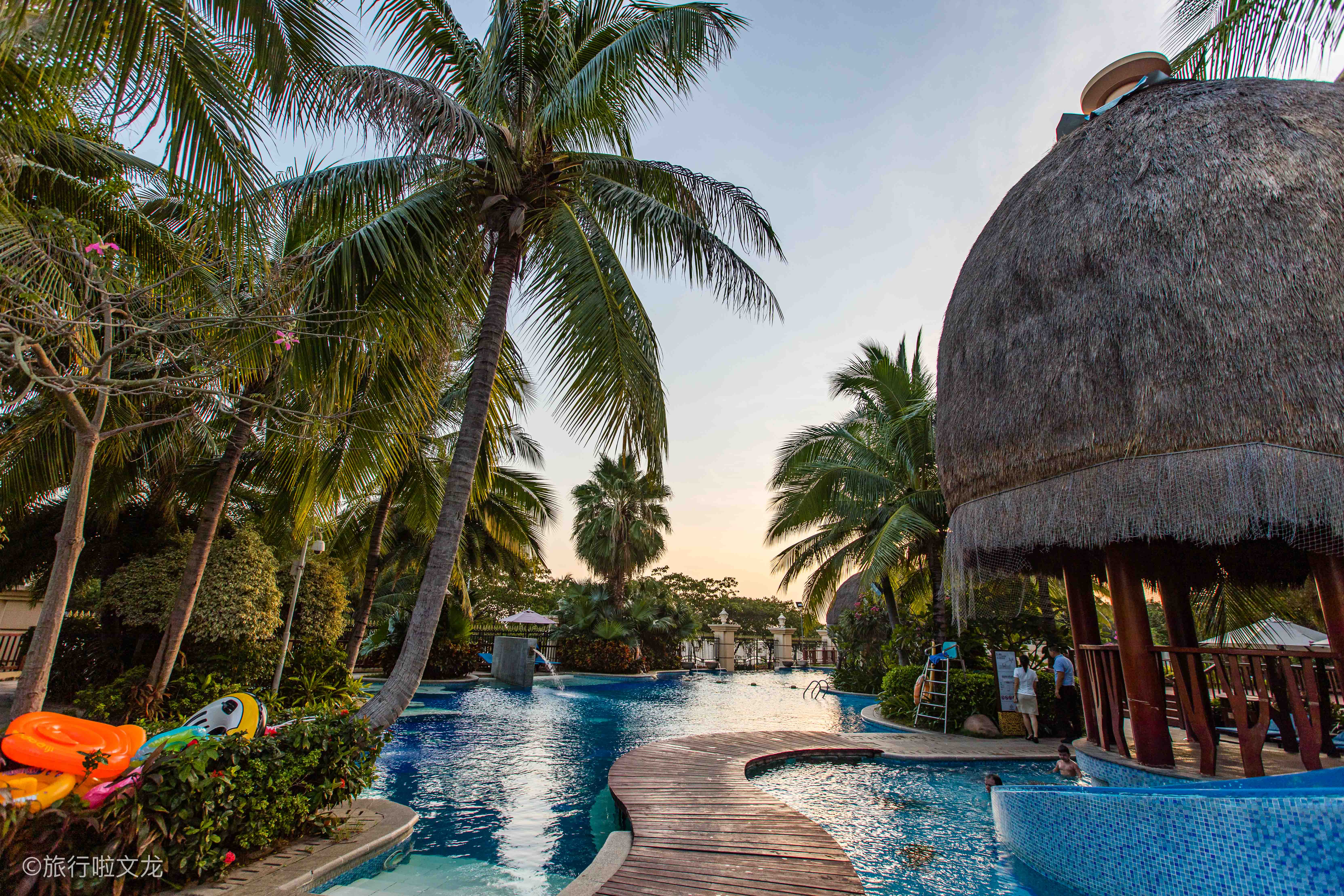 三亚离沙滩只有十米的酒店,三亚最值得推荐的三个酒店