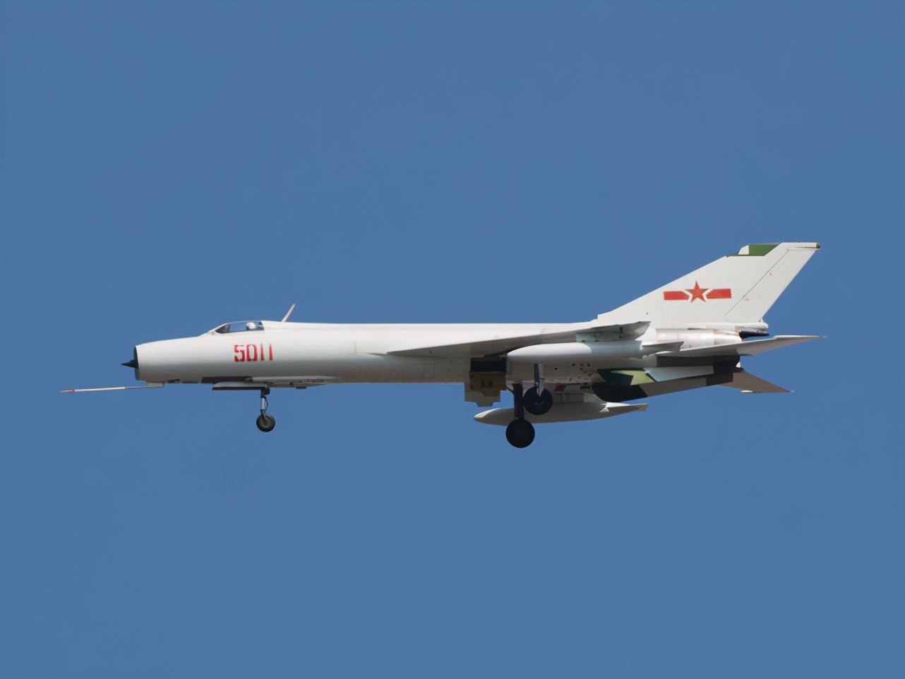 情怀！3D打印制作平头歼8模型，比歼7大一圈，却只带2枚导弹