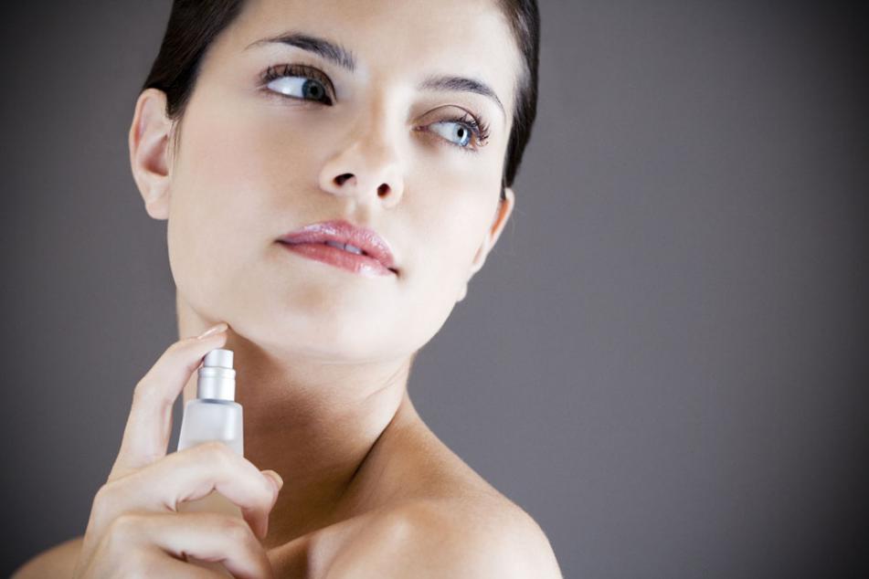 女人喷香水有什么用,女性喷香水好吗