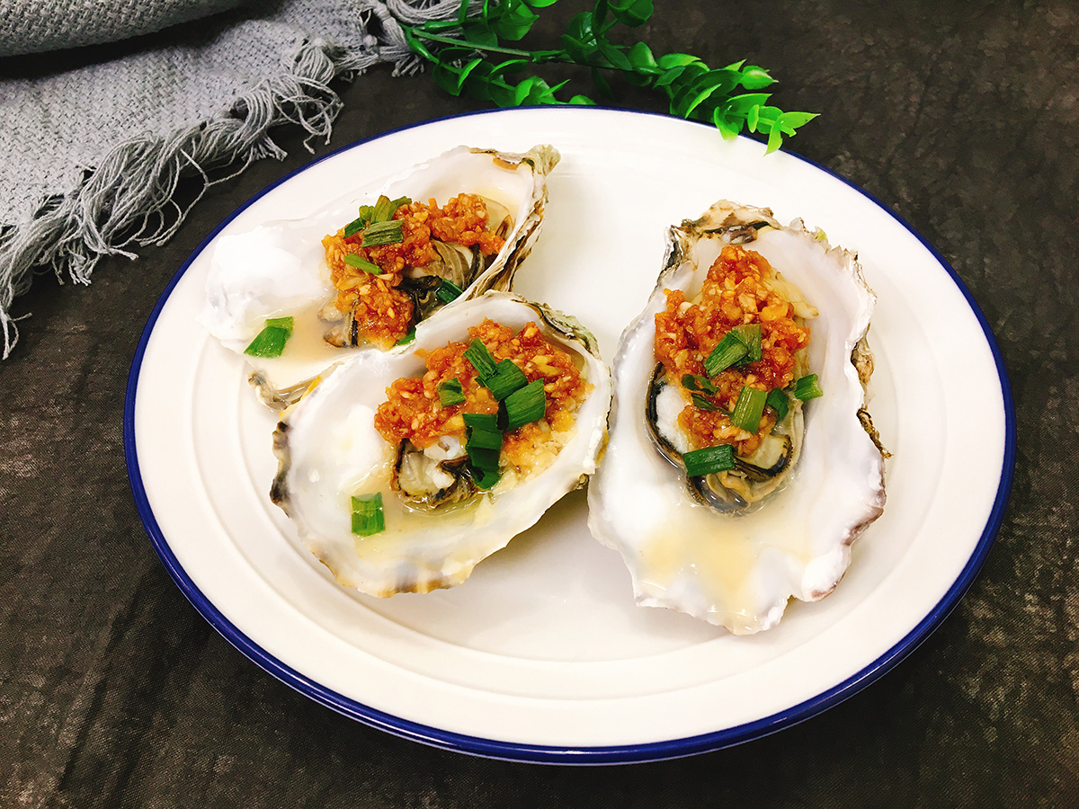 蒜蓉烤生蚝秘诀全在这一步,蒜蓉烤生蚝做法烤箱教程