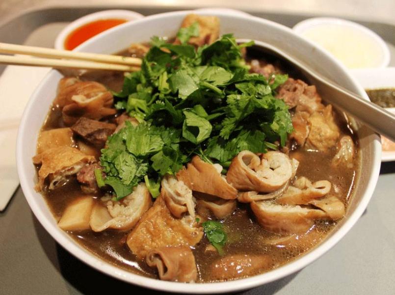 曾经的北京穷人美食，如今连明星都抢着去吃，揭秘“卤煮”的秘密