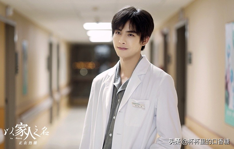 十大明星评价王一博,抖音公认十大帅哥王一博