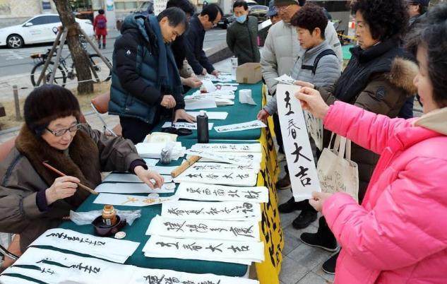 韩国人为什么还在用汉字,韩国人对于名字是汉字有什么看法