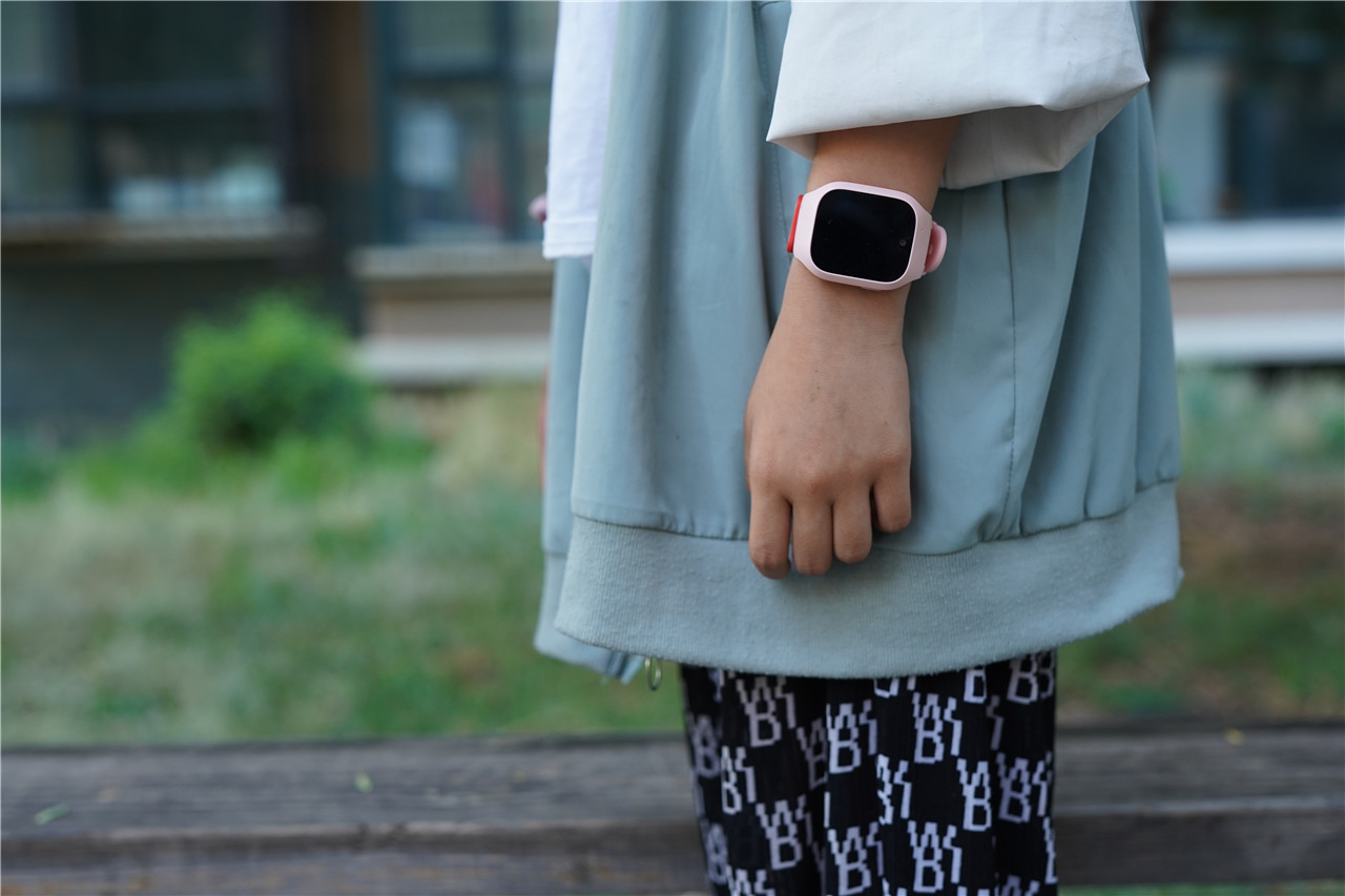 米兔儿童电话手表5c定位要流量,米兔儿童电话手表5c的隐藏功能