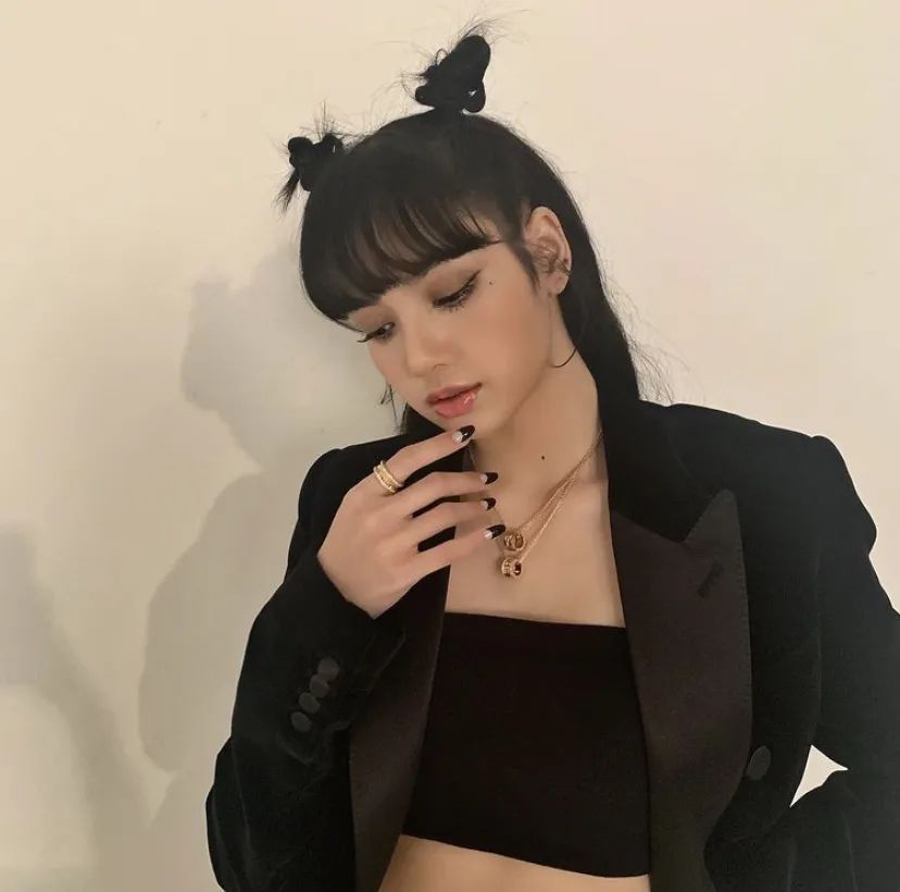 jennie甜酷风穿搭,jennie新造型lisa同款穿搭