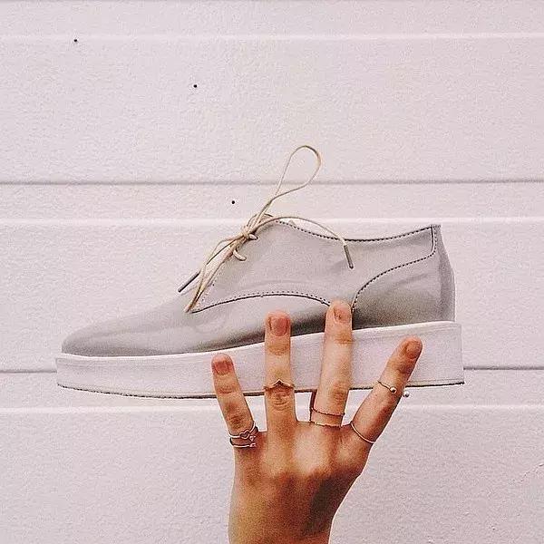 黄金戒指正确戴法和注意事项,金蟾戒指的戴法有什么讲究吗