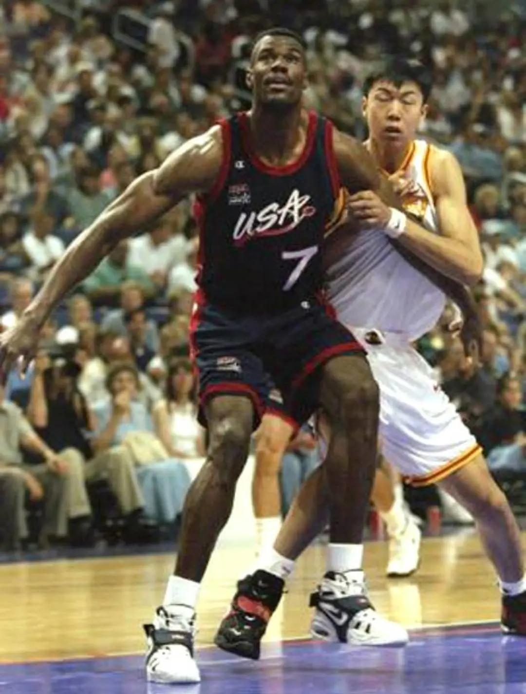 谁说中锋鞋不火?这双中锋鞋火到离谱!保罗也爱穿